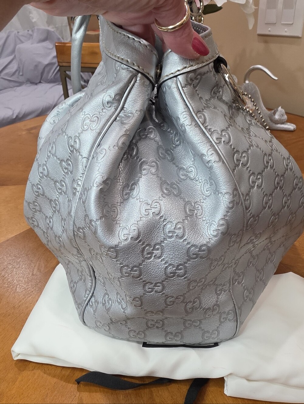 Gucci Sukey XL Silver Guccissima Monogram Shoulder Bag with GG Charm - Picture 7 of 16